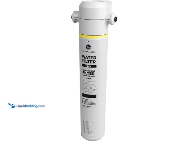 Lot 49-5545257 - GE In-line Water Filtration System for Refrigerators or Icemakers Model # GXRLQK Unused
