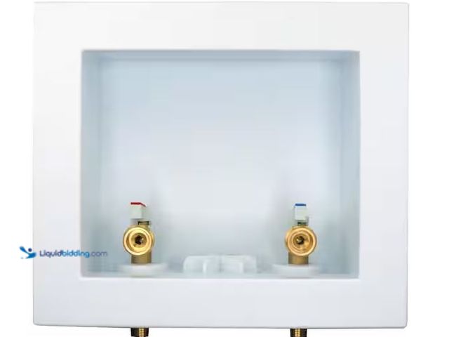 Lot 49-5573542 - Everbilt
1/2 in. Brass SWT/MNPT Washing Machine Outlet Box, Factory Sealed