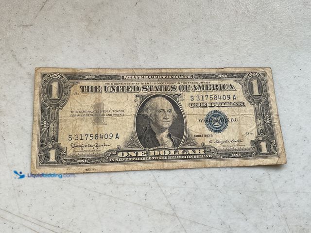 Lot 49-1505028 - 1957 B BLUE SEAL UNITED STATES ONE DOLLAR SILVER CERTIFICATE