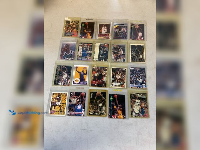 Lot 49-1505589 - COLLECTIBLE  20 VARIOUS SHAQUILLE ONEAL BASKETBALL CARDS FROM DIFFERENT YEARS AND TYPES