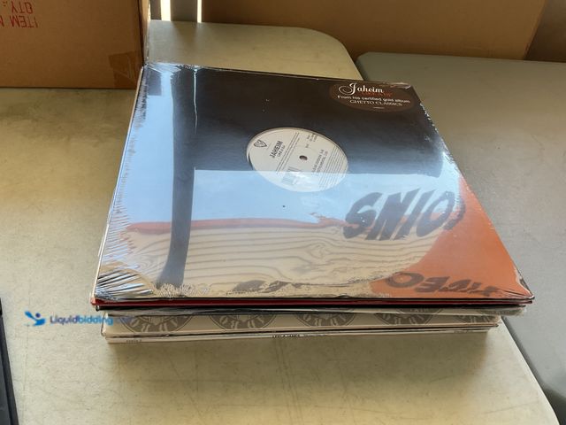 Lot 49-5350484 - Other LOT OF 20 FACTORY SEALED VINYL RECORDS VARIOUS YEARS AND TITLES INCLUDING JAHEIM, FRANKIE VALL...