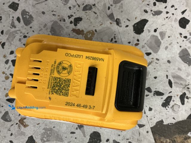 Lot 49-3564685 - Dewalt DCB206 20 V 6 AH Battery, Unused.
