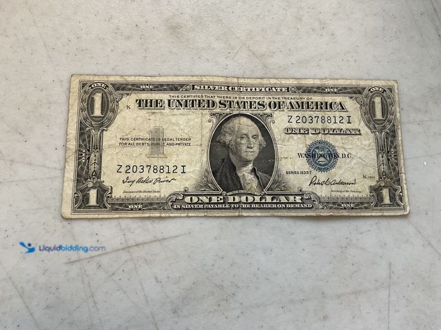 Lot 49-5350438 - 1935 F BLUE SEAL UNITED STATES ONE DOLLAR SILVER CERTIFICATE