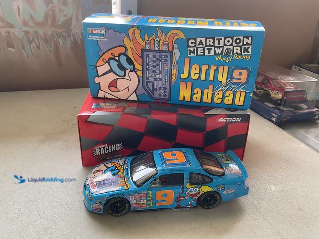 Lot 49-3609271 - Other ACTION RACING 1/24 SCALE DIECAST CAR IN BOX #9 JERRY NADEAU CARTOON NETWORK DEXTER 1 OF 2,500