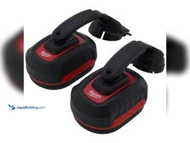 Lot 49-5475727 - Milwaukee BOLT Earmuffs with Noise Reduction Rating of 24 dB. Model # 48-73-3250. Unused