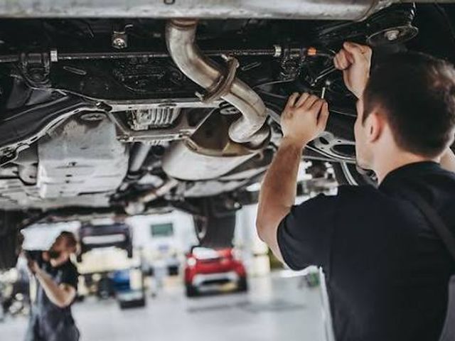Lot 499-012 - Full service oil change up to $75 at Tolman’s Auto-Tech Group Inc in Allendale