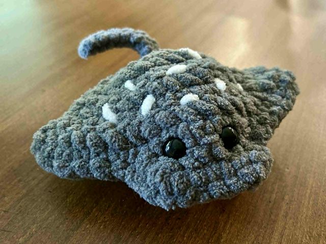 Lot 499-283 - Crocheted Animal- Sting Ray
Approx 6" x 6" - (not pictured: sting ray has a white belly)
Thank you K...