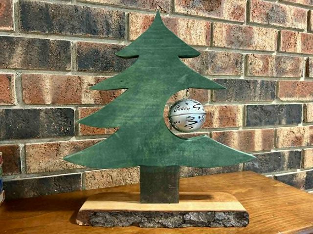 Lot 499-257 - Wooden Christmas Tree
Measurements:12" W, 13" H