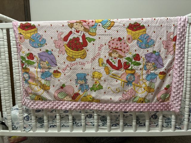Lot 499-423 - Minke baby blanket made with baby sheet!!