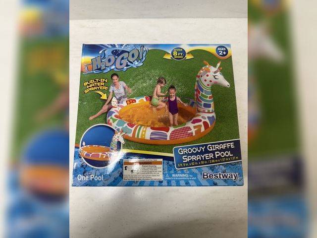 Lot 499-018 - H2GO Groovy Giraffe Sprayer Pool 
Has built-in water sprayer