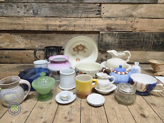 Lot 53-988 - Lot of Vintage Collectible Glassware and teapots (C16B)