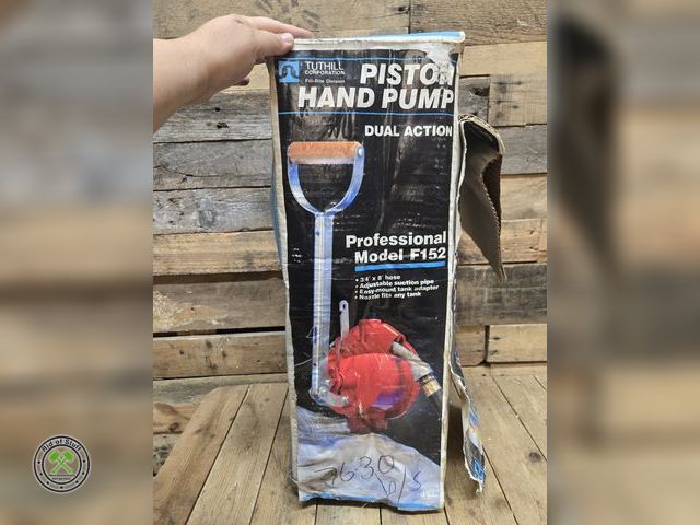Lot 53-977 - Dual Action Piston Hand Pump (C16T)