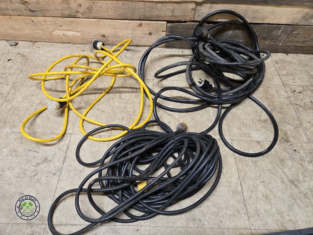Lot 53-2032 - Lot of Misc Heavy Duty Extension Cords