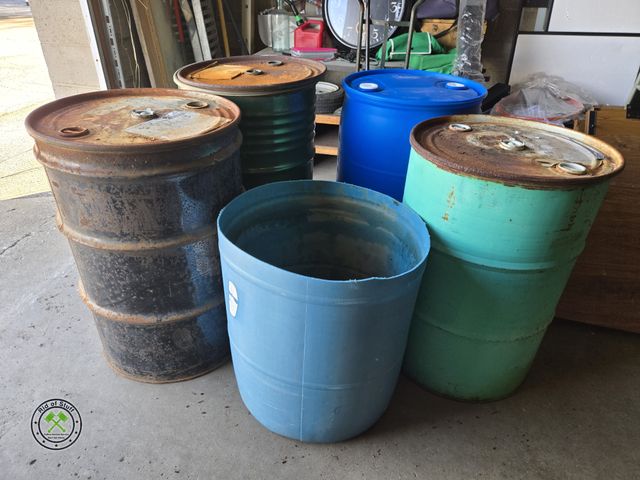 Lot 53-826 - Lot of Misc Plastic and Metal Cans