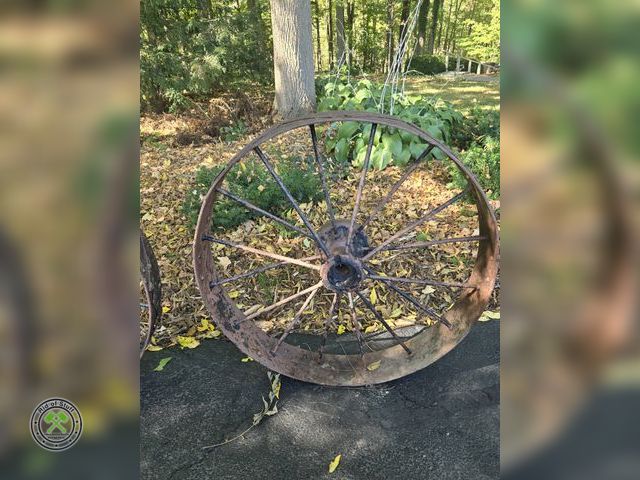 Lot 53-672 - Large Metal 3 Foot Old Wagon Wheel
