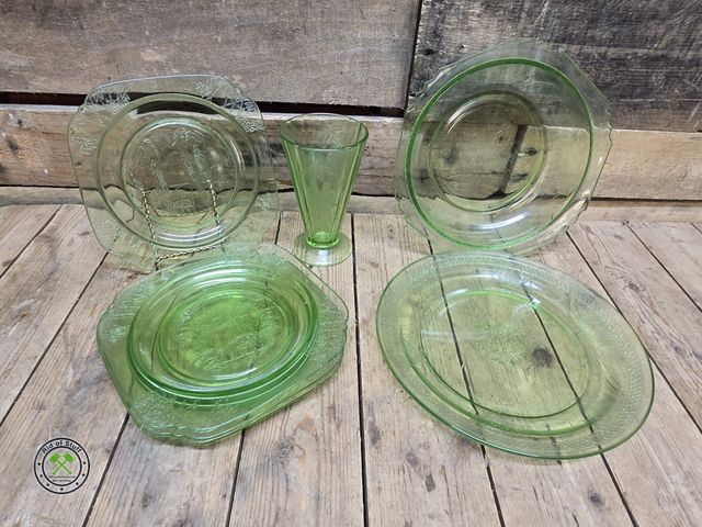 Lot 53-1034 - Lot of Vintage Green Depression Glass
