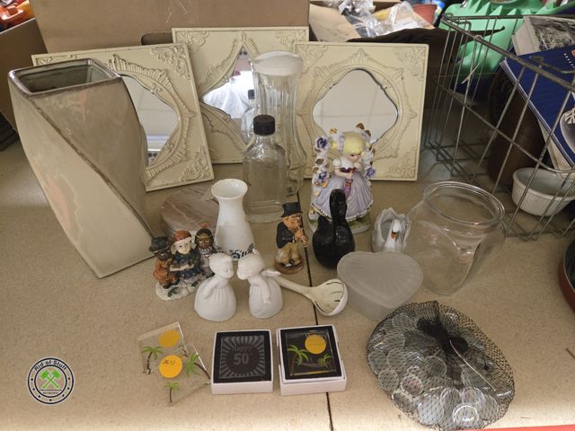 Lot 53-1001 - Set of 3 Heavy duty Mirrored Wall Decor, Misc Collectible Pieces and more
