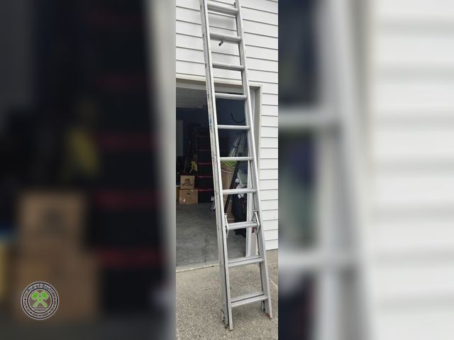 Lot 53-625 - Werner Safe-T-Master Household Extension Ladder 17' Max Length