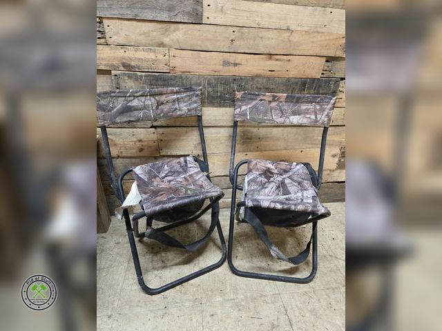 Lot 53-1097 - (2) Hunting Folding Chairs with Backrest (D2F)
