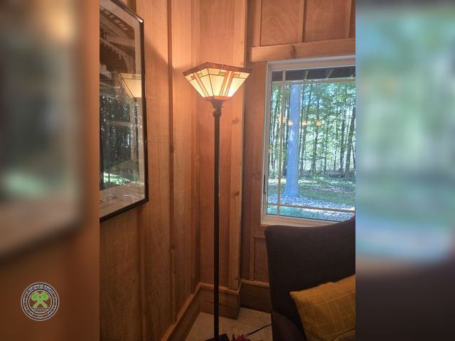 Lot 53-594 - Tiffany Style Floor Lamp