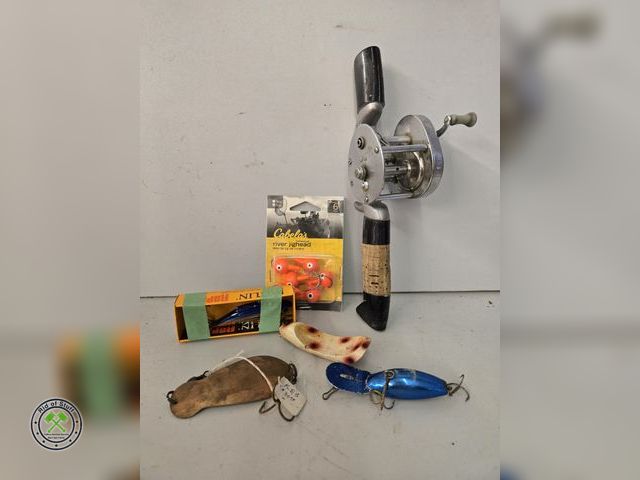 Lot 53-560 - Lot of Misc Fishing Lures, River Jigheads and more (B5B)