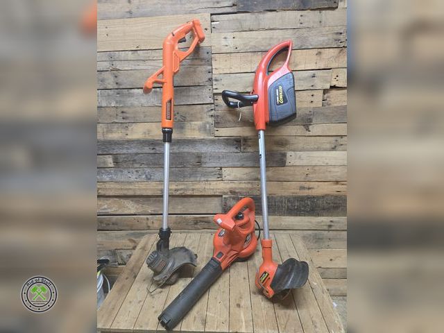 Lot 53-818 - 2 Black and Decker Cordless Battery Powered Weed Whip with 1 Battery (No Charger) and Black and Deck...
