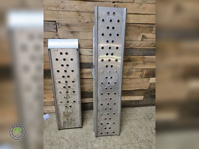 Lot 53-824 - Deflecta Shield Aluminum Loading Ramp