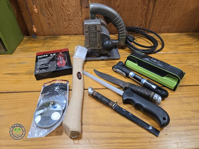 Lot 53-697 - Lot of Misc Knives, Wooden Hammer Handle, Wen All Saw - Model 909 and more!