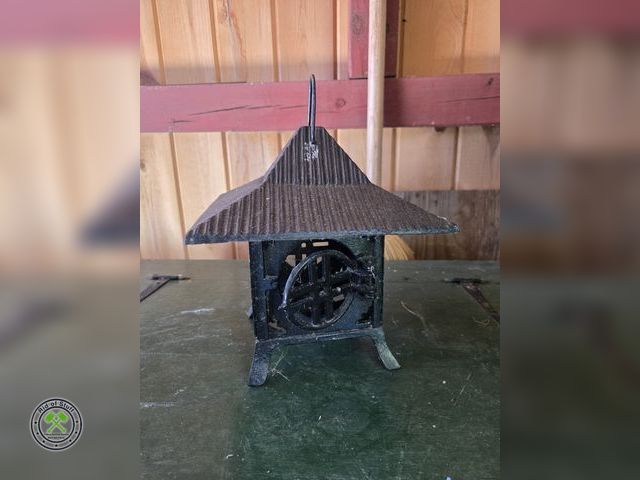 Lot 53-739 - Outdoor Cast Iron Lantern - Measures: 8"x10"