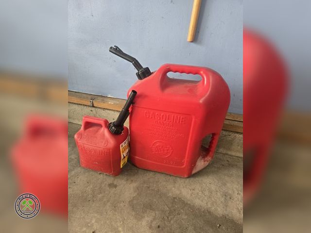 Lot 53-602 - 6 Gallon Gas Can and 1 gallon gas can, partially full of gasoline