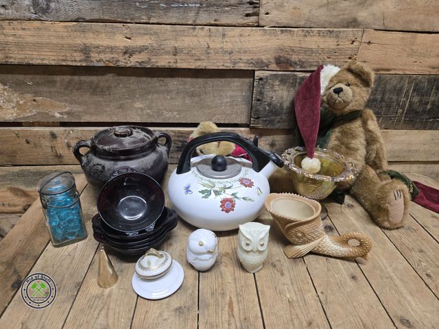 Lot 53-987 - Lot of Misc Vintage Collectible Glassware/Stoneware, Boyds Stuffed Bears and more (C16B)