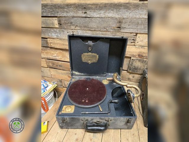 Lot 53-985 - Vintage Brunswick Portable Phonograph with Philco Speaker - Untested