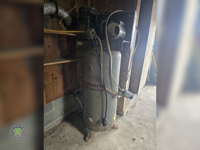 Lot 53-1082 - Electric Powered Air Compressor. Works. Item is to be scheduled to be picked up at Consignor's addre...