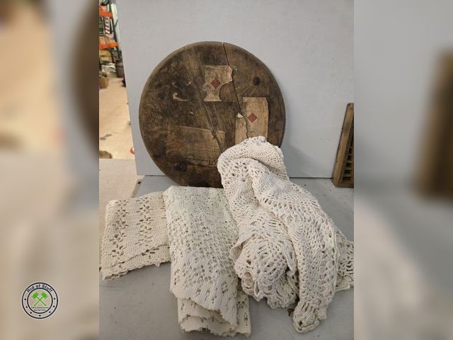 Lot 53-525 - Old wooden Round Barrell Lid with Several Vintage Doily's and Lace Table Cloth (B5M)