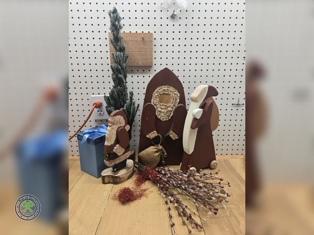 Lot 53-621 - Lot of Wooden Collectible Santa Claus Figurines with Decorative Tree