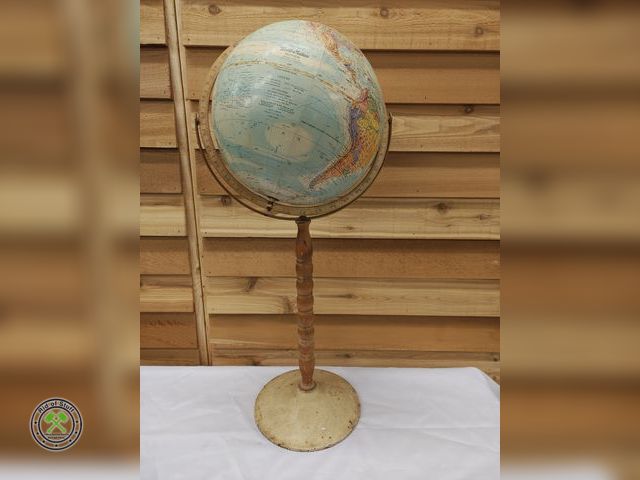 Lot 53-511 - Vintage Floor World Nation Series Globe