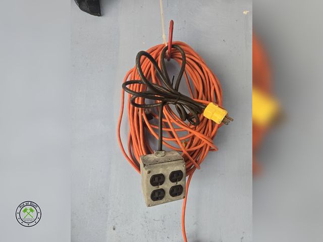 Lot 53-599 - 100ft Heavy Duty Extension Cord with Outlet Box