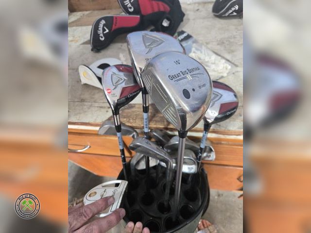 Lot 53-611 - Left Handed Golf Adult Golf Club Set with Putter, Golf Balls, Tees and Bag