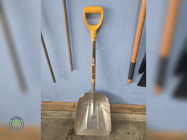 Lot 53-595 - True Temper Snow Shovel
