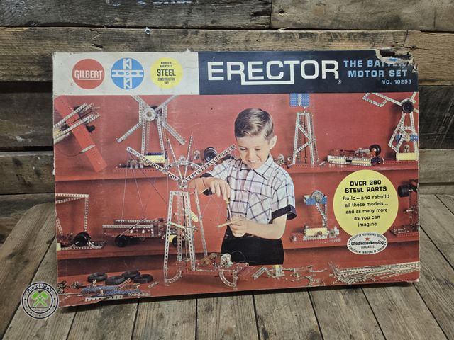 Lot 53-1045 - Vintage Erector Set (c15b)