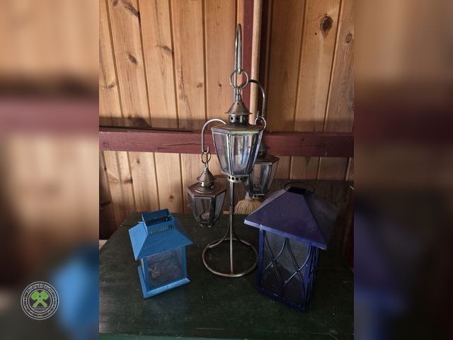 Lot 53-735 - null Lot of Outdoor Lanterns