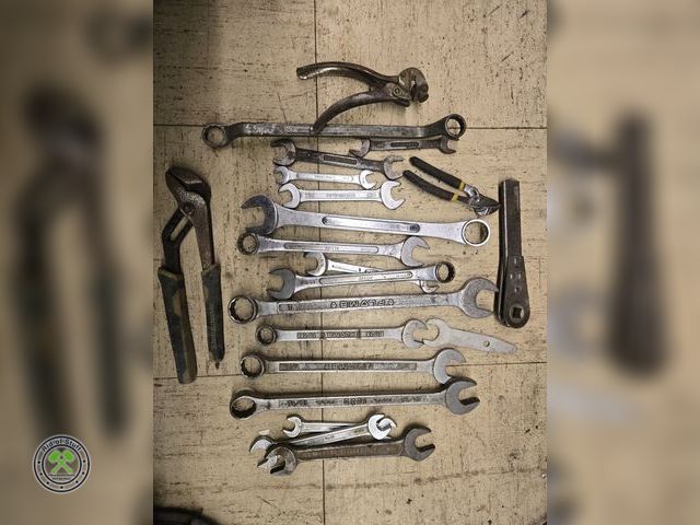 Lot 53-1005 - Lot of Assorted Sized Wrenches (C14T)