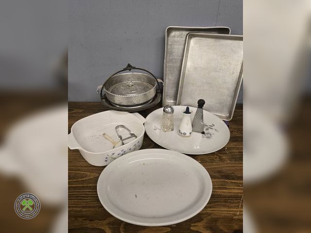 Lot 53-1084 - Lot of Misc Kitchen Dishes - Serving platter, Salt &amp; pepper shakers, Corning Ware and more (D1B)