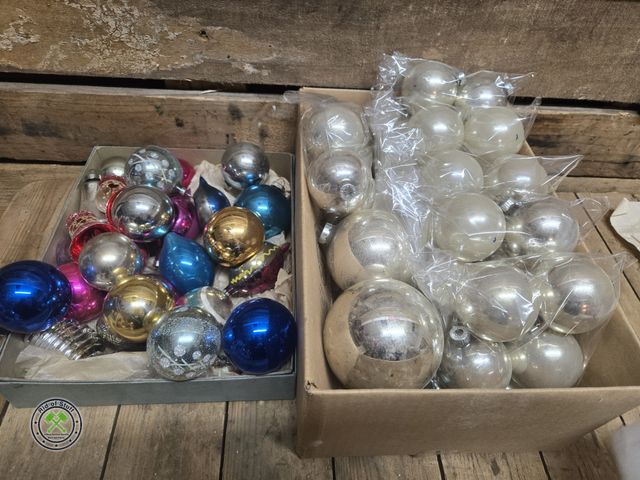 Lot 53-1075 - Old Vintage Christmas Bulb Ornaments (D)