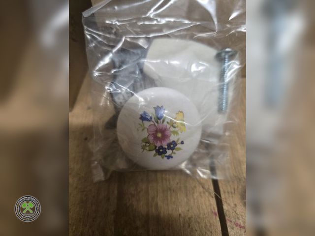 Lot 53-811 - Boxes of NOS Drawer/Cabinet Knobs (B5M)