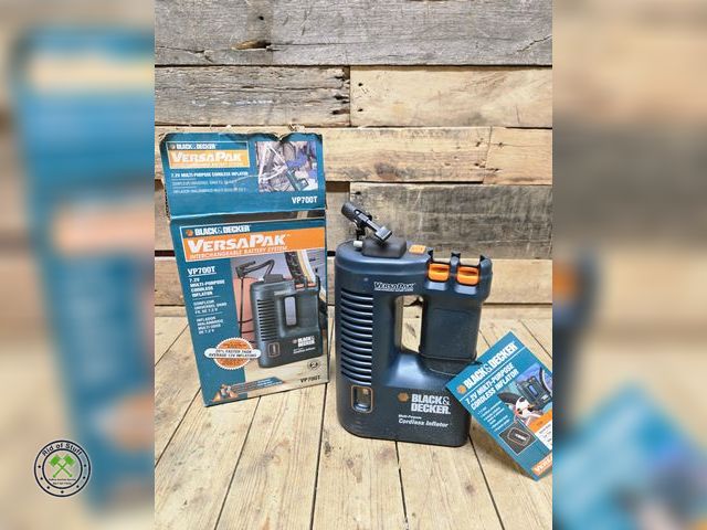 Lot 53-1014 - Black and Decker Versa Pack Multi Purpose Cordless Inflator - Needs a battery.