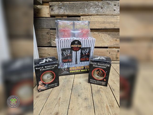 Lot 53-2040 - NOS WWF Wrestling Christmas Bulbs and Popcorn Snack Set (C14B)
