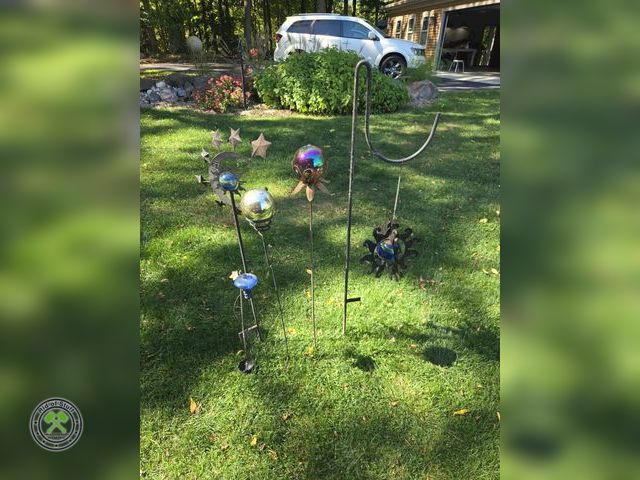 Lot 53-719 - null Lot of Misc Garden Yard Metal Staked Lawn Decor Ornaments