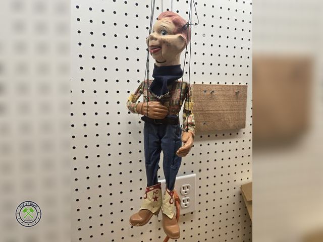 Lot 53-625 - Vintage Howdy Doody Puppet - Good Condition
