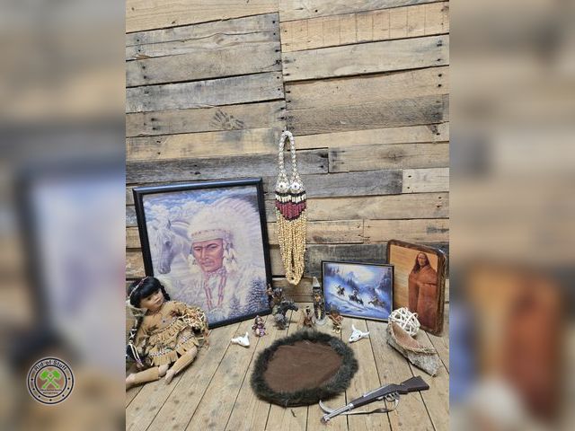 Lot 53-959 - Native American Indian Decor Lot (B5B)